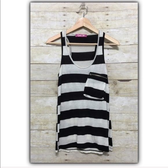 L❤️V ME Racer Back Scoop Neck Tank Top Size small - Picture 1 of 3